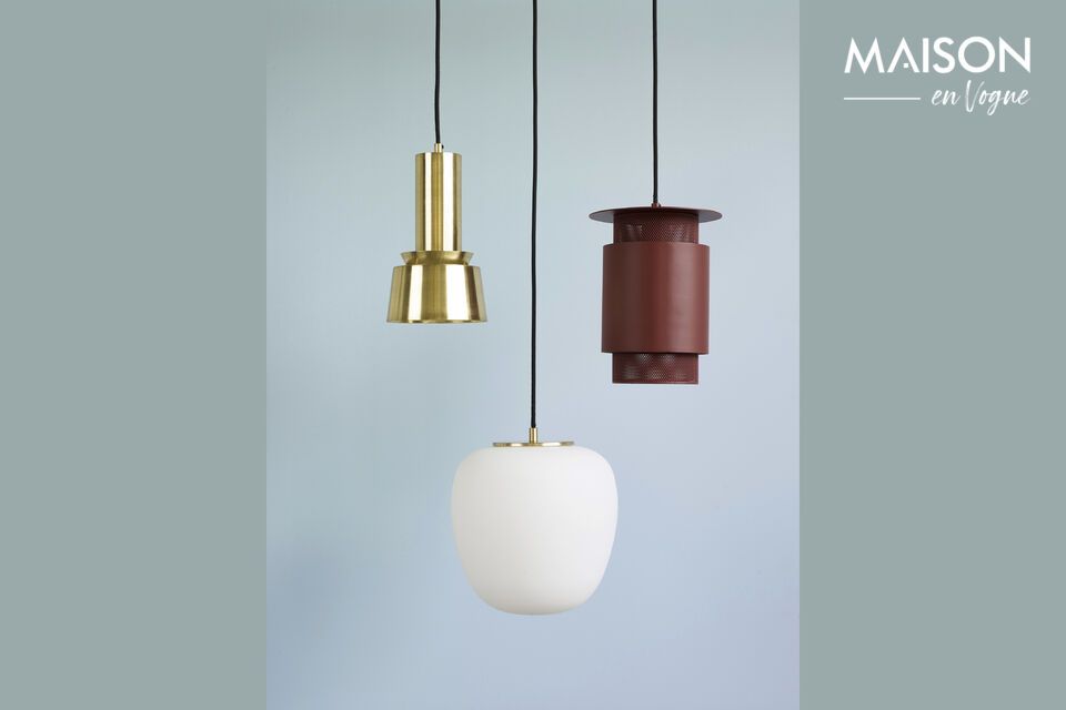 Die braune Metalllampe Mono ist ein Beispiel für minimalistisches Design in Kombination mit