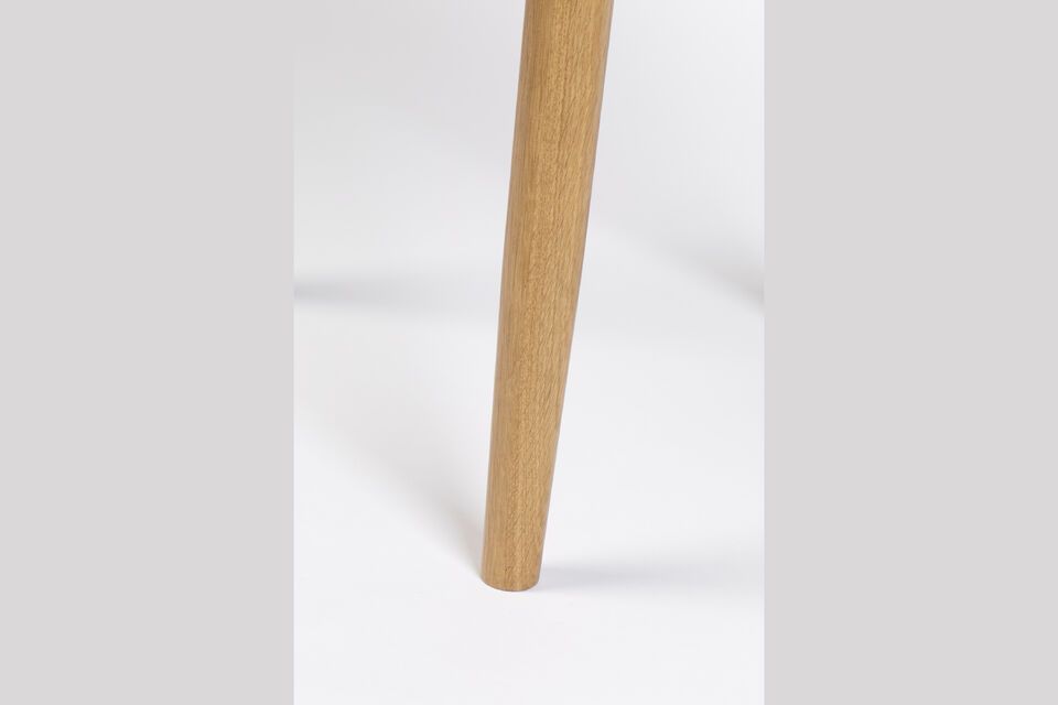 Entdecken Sie die Essenz des praktischen Designs mit unserem Couchtisch aus braunem Holz