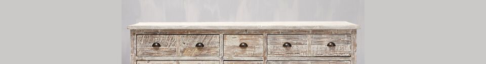 Materialbeschreibung Sideboard aus hellem Holz Schubladen