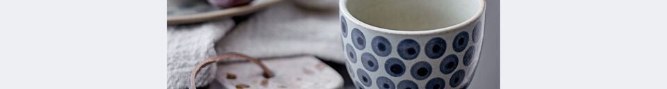 Materialbeschreibung Tasse aus blauem Steingut Tinni